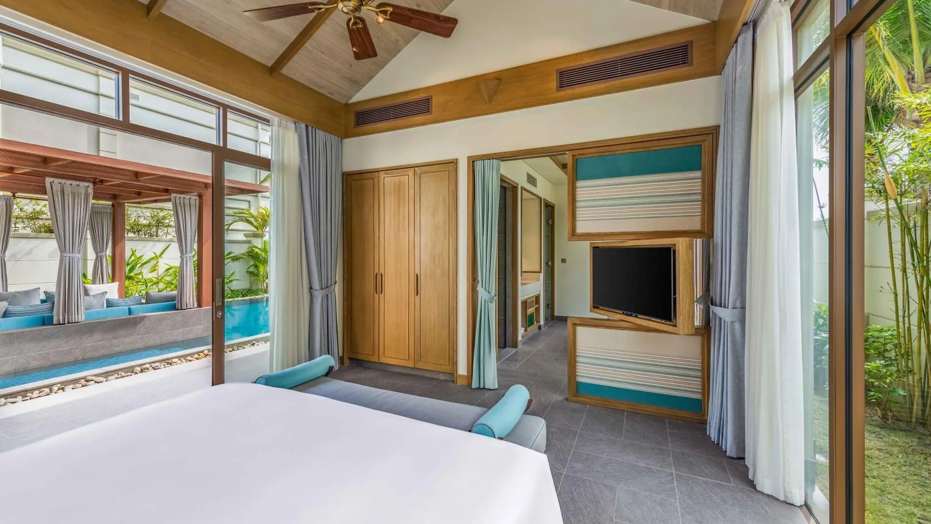 Fusion Resort And Villas Da Nang 5*,